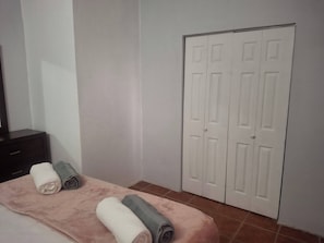 2 dormitorios y ropa de cama