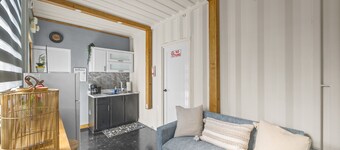 Comfortable 1BR Beachside Apartment – Sleeps 4