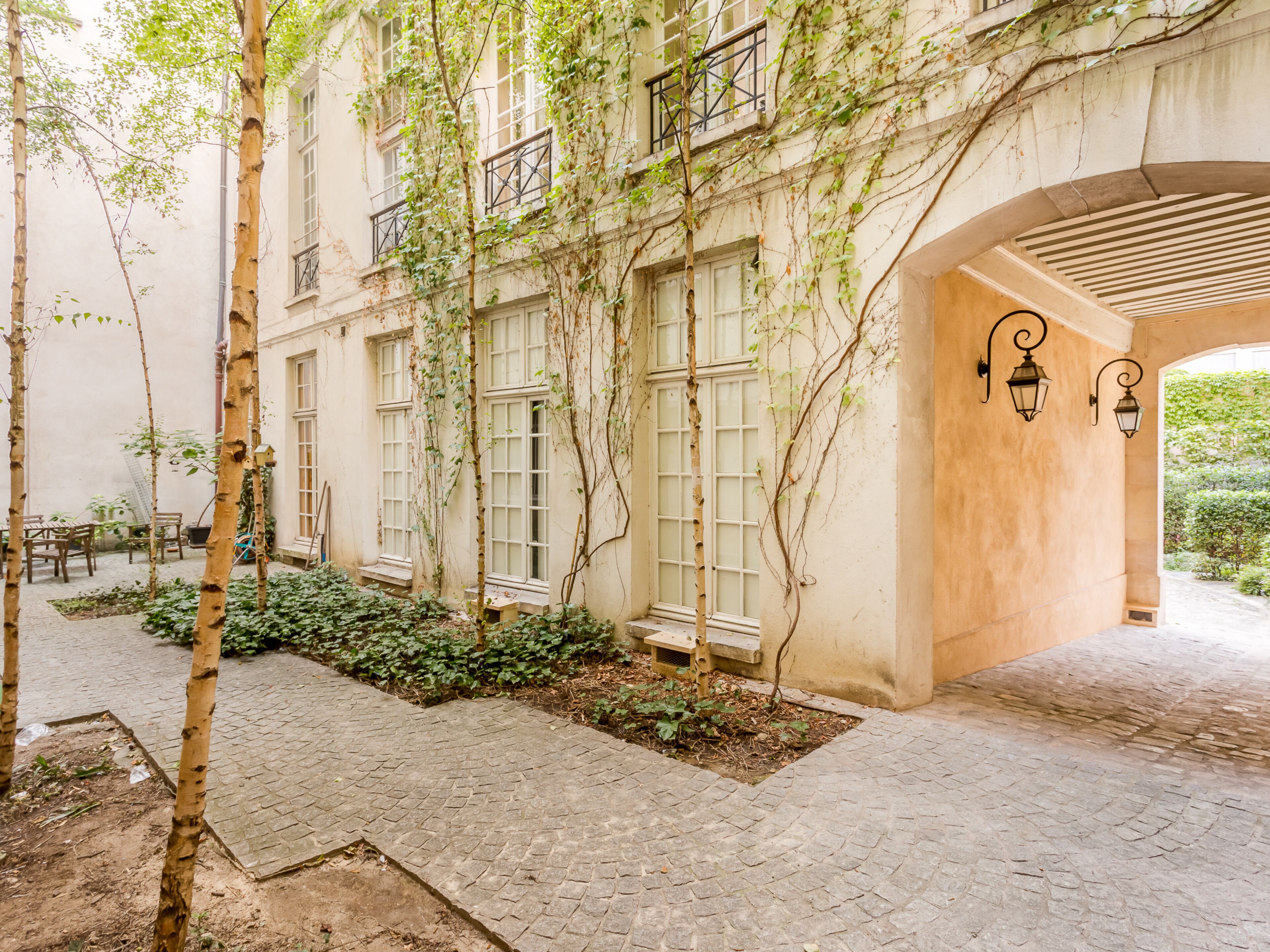 บริเวณภายนอก