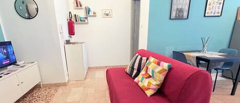 Fernseher, Bücher, Computerbildschirme