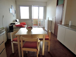 Interior - House on the beach with an umbrella and 2 sunbeds , large balcony with sea view, (Lido Adriano)