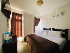 Bügeleisen/Bügelbrett, WLAN, Bettwäsche