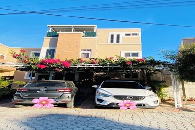 Casa Bougambilia of Villa Verde 1 minute from Pradera and Cunori Shopping Center.