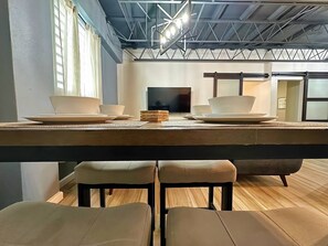 Dining - Bright & Modern Loft in The Lofts at Santurce (San Juan, Puerto Rico)