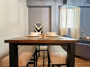 Dining - Bright & Modern Loft in The Lofts at Santurce (San Juan, Puerto Rico)