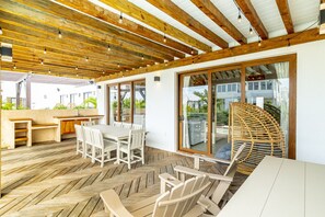 Outdoor dining - Bougainvillea House & Pool Club at Mahogany Bay (San Pedro)