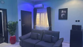 Habitación presidencial | Escritorio, espacio para trabajar con un portátil, wifi gratis