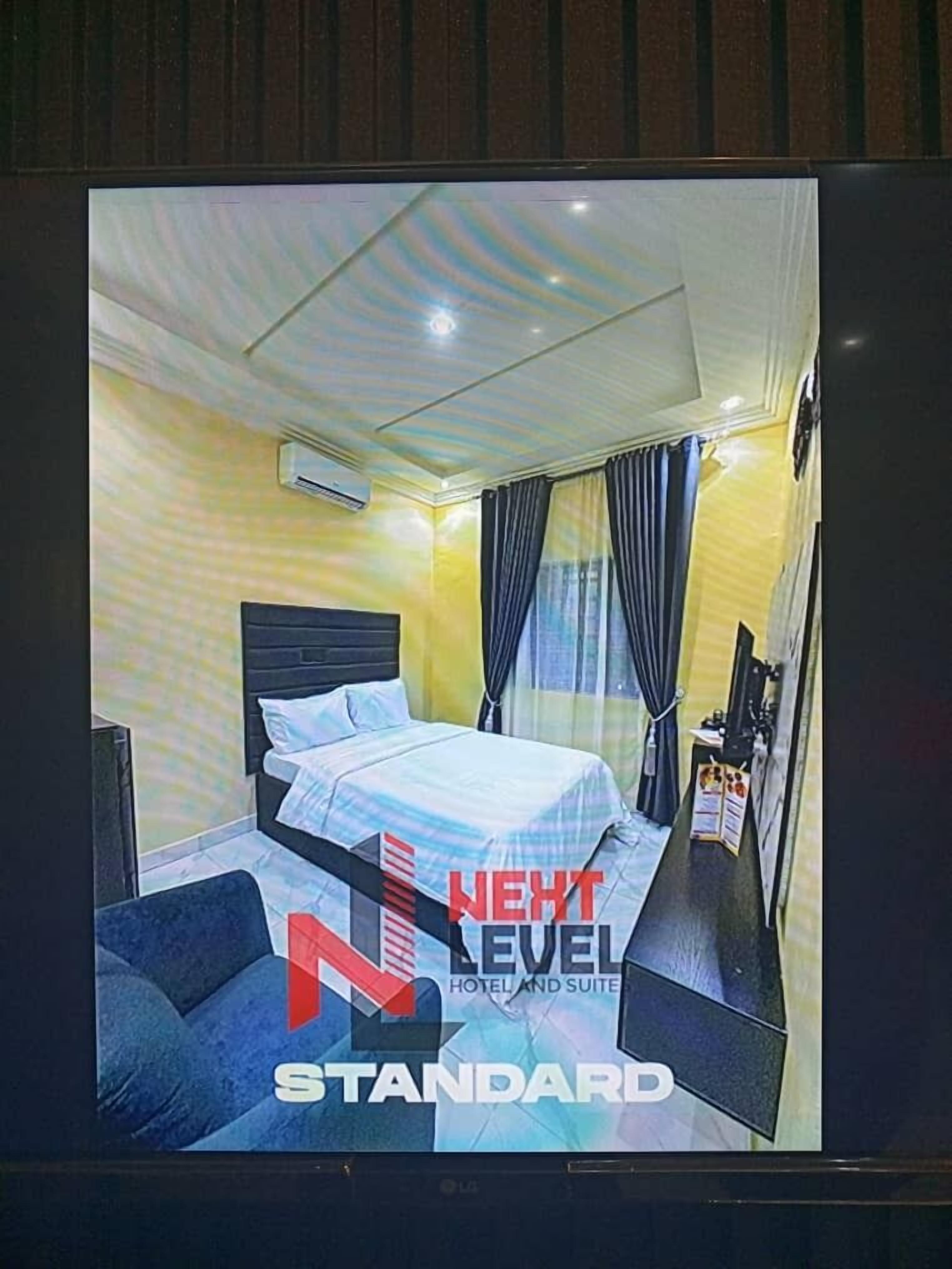 مكتب ومساحة عمل للكمبيوتر المحمول وواي فاي مجانًا