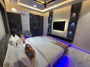 Standard Double Room, Balcony, City View | In-room safe, iron/ironing board, free WiFi - HOTEL REAL INN (Muzaffarpur)