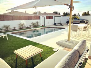Outdoor dining - Casa Alegria (Tunes)