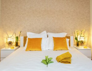 Iron/ironing board, WiFi, bed sheets - Mountains rise, sunsets glow, and calm surrounds you in our serene lemon home; (Quinta do Conde)