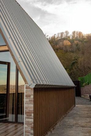 Exterior - Cozy 1-bedroom cottage in enchanting Khelvachauri Municipality with AC (Bathumi)