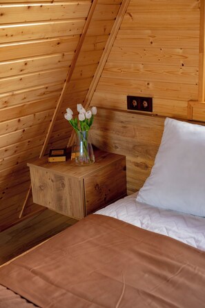 Iron/ironing board, WiFi, bed sheets - Cozy 1-bedroom cottage in enchanting Khelvachauri Municipality with AC (Bathumi)