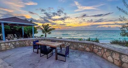 Spacious 4-bedroom house in charming Cat Island with AC