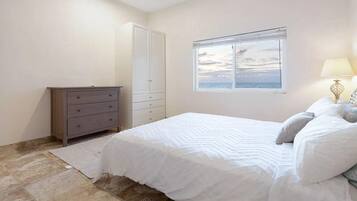 4 bedrooms, WiFi, bed sheets