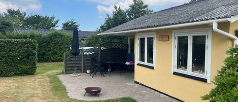 House | Outdoor dining