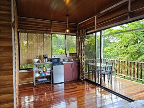 Interior - Cozy 1-bedroom cabin In san Isidro Peñas blancas 25 minutos from la fortuna  (La Fortuna)