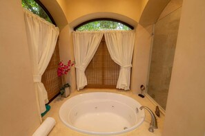 Interior - Casa Zafiro 7 Bdrs Private Pool in Los Suenos (Jacó)