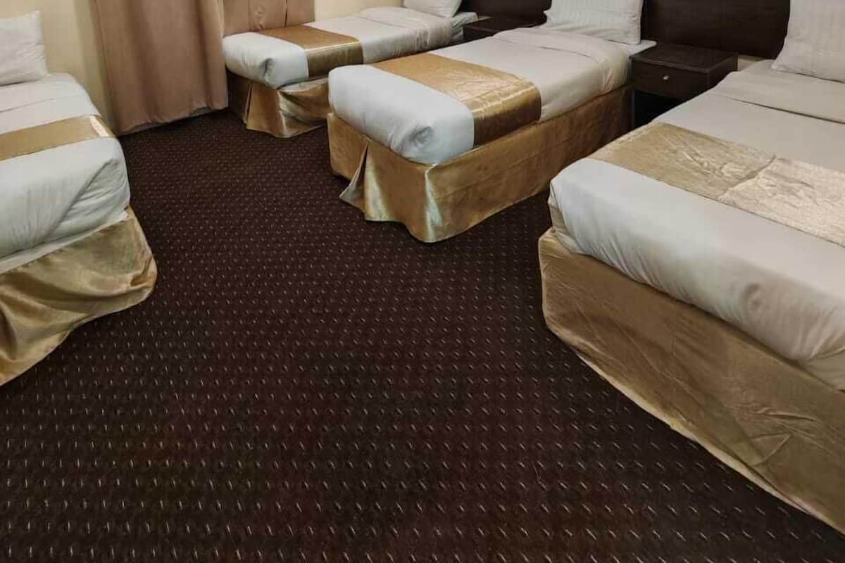 Basic Triple Room | In-room safe, blackout drapes, soundproofing