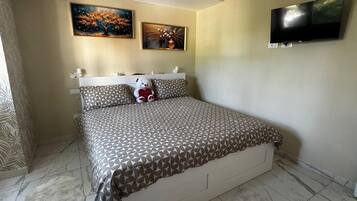 Standard Room | Iron/ironing board, free WiFi