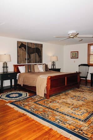 Silitysrauta/-lauta, Wi-Fi, vuodevaatteet