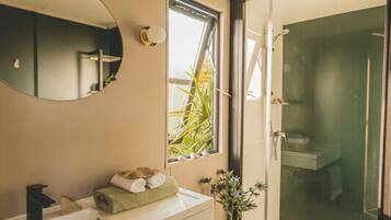 House | Bathroom