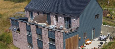 Apartment | Outdoor dining