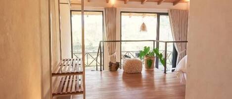 Deluxe Suite, Balcony, Mountain View | Bahagian dalam