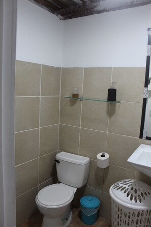 Shower, hair dryer, towels, soap - Brisas del caribe app. (Limón)