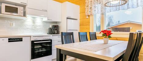 Fridge, microwave, dishwasher, cookware/dishes/utensils