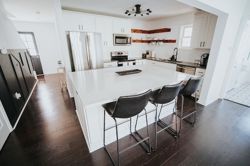 2 Min Ride to Downtown, Stylish Home, Fenced Yard