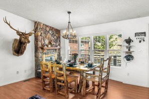Dining - Velvet Elk Vista-Amazing Views, Game Room, Hot Cocoa Bar, Hot Tub (Fairplay)