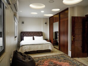 2 bedrooms, iron/ironing board, WiFi, bed sheets - Yafa Residence - 2BR - Abdoun - Top Location (Amman)