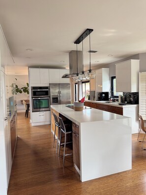 Microwave, oven, stovetop, dishwasher