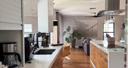 Spacious Boutique style Water Front pool home - Near Wellington Polo/Equestrian