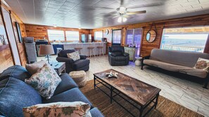 Smart TV - Last Cast at the Y - Lighted Private Pier - 
Caney Creek Fishing - Sargent TX (Bay City)