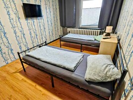 1 habitación y muebles diferentes 