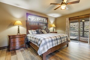 3 bedrooms, Internet, bed sheets - Riverfront Cabin w/ Mtn Views in Robbinsville (Robbinsville)