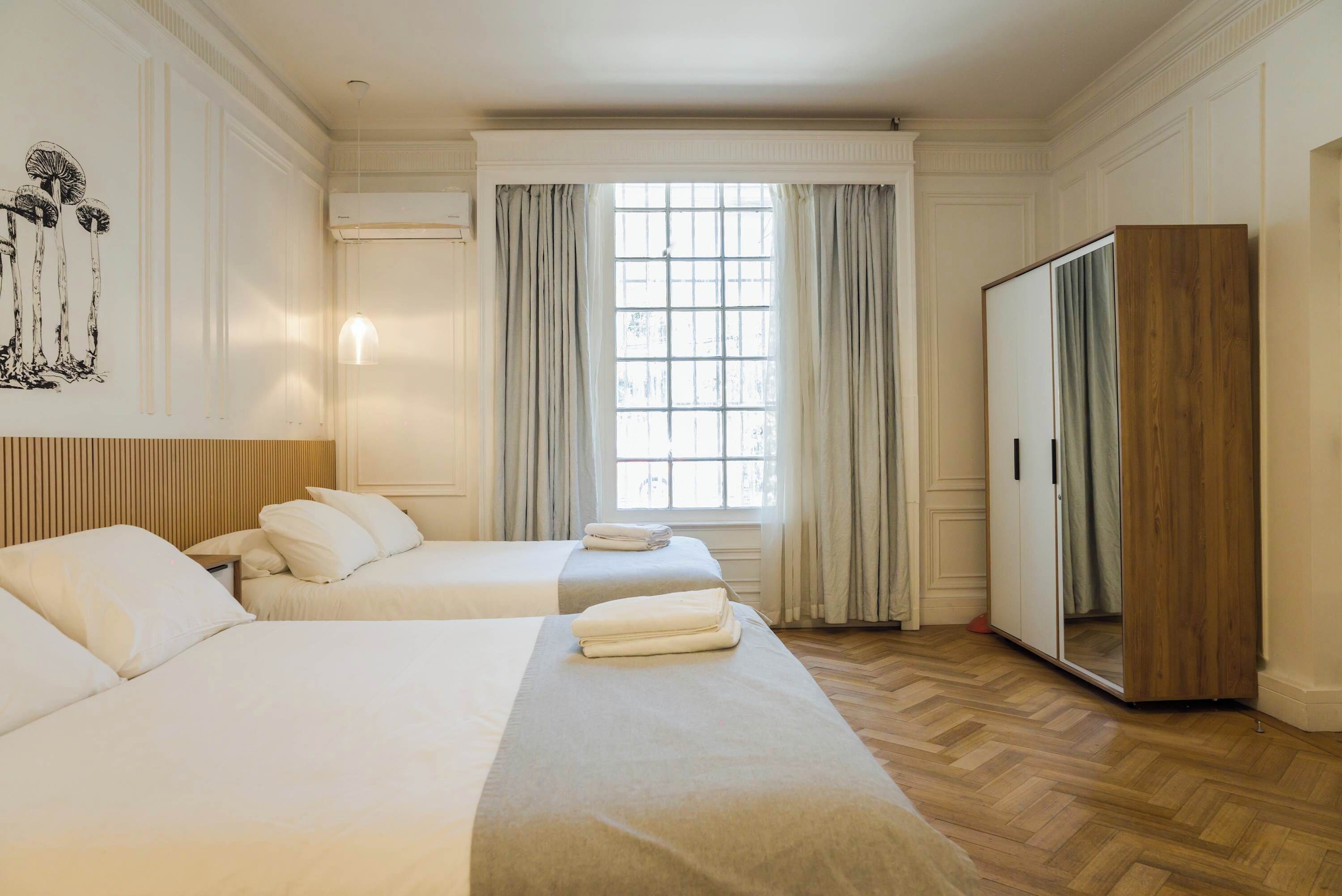 Bügeleisen/Bügelbrett, kostenloses WLAN, Bettwäsche