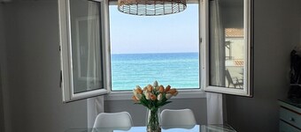 Ruhiges Apartment am Meer in Roquetas de Mar mit Terrasse und privatem Parkplatz