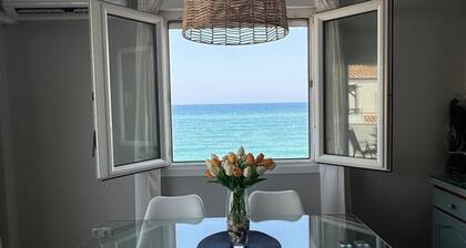 Peaceful seaside apartment in Roquetas de Mar with terrace and private parking