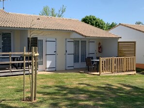 Outdoor dining - 28m² Cottage with Terrace - 4 People (Maché)