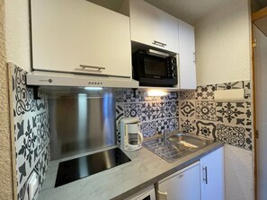 Fridge, microwave, oven, stovetop - Studio 4 people, near slopes, pets allowed, Wifi (Valmorel)