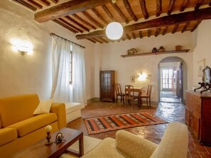 Living area - Renovated apartment just 20 km from Florence in the Tuscan hills (Scandicci)