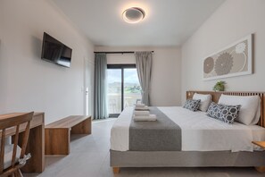 3 bedrooms, desk, iron/ironing board, free WiFi - Pelagia Villa,Modern Luxury Retreat Near Panormo (Roumeli)