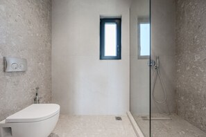 Shower, hair dryer, towels, soap - Dina Villa,Modern Luxury Retreat near Panormo Beach (Roumeli)
