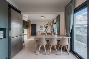 In-room dining - Pelagia Villa (Mylopotamos)