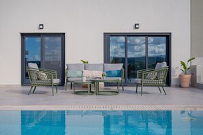 Outdoor pool - Pelagia Villa (Mylopotamos)