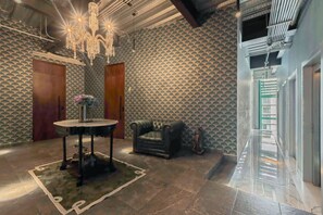 Interior - Timeless Elegance with City Views (Ciudad de México)