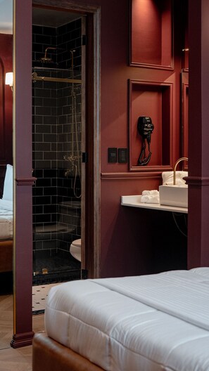 Desk, iron/ironing board, travel crib, free WiFi - Timeless Elegance with City Views (Mexico City)